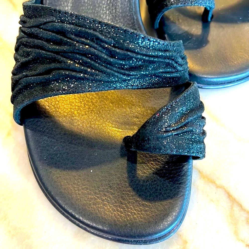 NWB Donald J Pliner black dressy shoes.  size 61/2